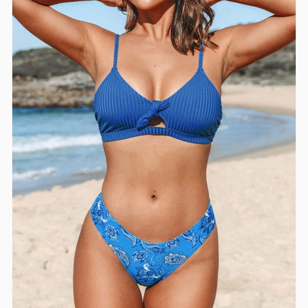 Cupshe Charlee Blue Paisley Knotted Bikini